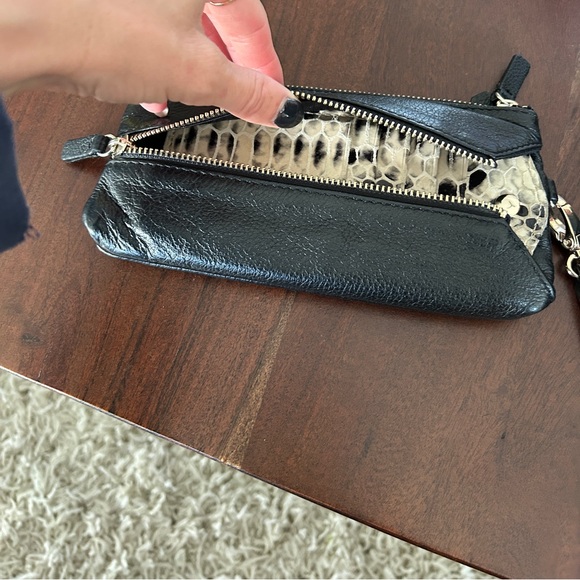 DANIER Leather Wallet with Strap in Black - Picture 4 of 12